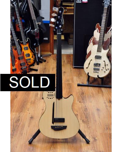 Godin Ultra A4 Fretless (RMC-MIDI)